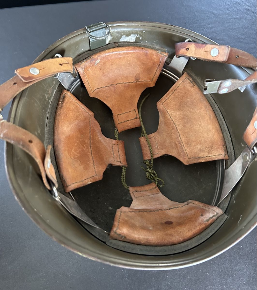 Schweizer Armee Uniformi & Effetti personali: Schweizer Stahlhelm alt – Usato da Allschwil venduto da Filouactiv 2