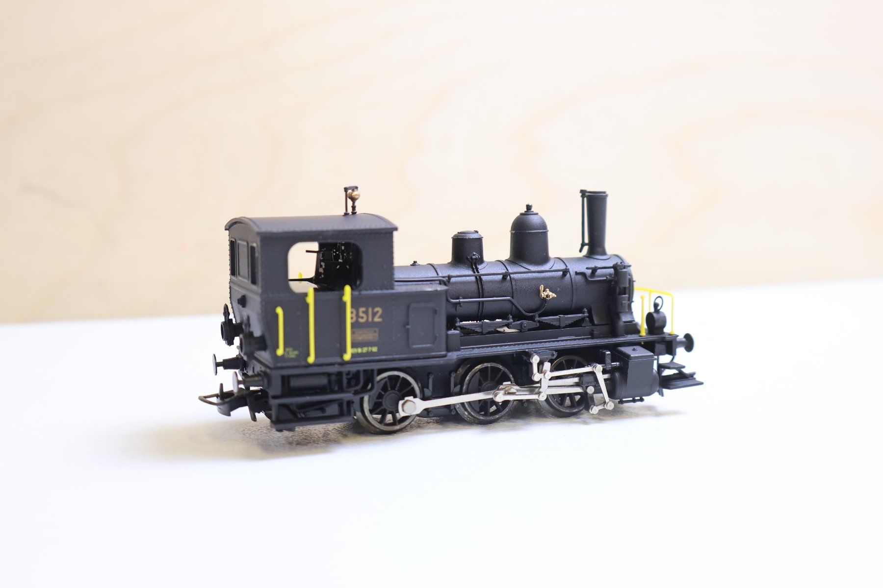 Liliput Modellini di ferrovie: Liliput SBB Tigerli E 3/3 Dampflok 8512 H0 – Difettoso da Winterthur venduto da Monstera 2