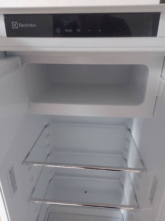Electrolux Frigoriferi: Elektolux Einbau Kühlschrank – Usato da LENZBURG venduto da landi2012 1
