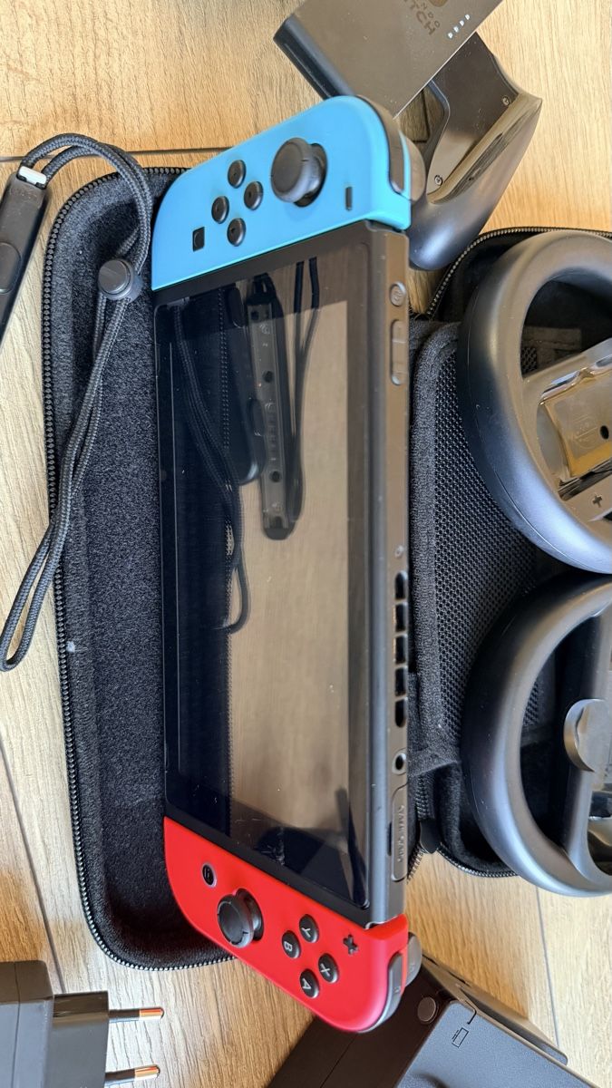 Nintendo Console: Nintendo Switch 1 mit Zubehör  – Usato da Baldingen venduto da Mcknabe 2