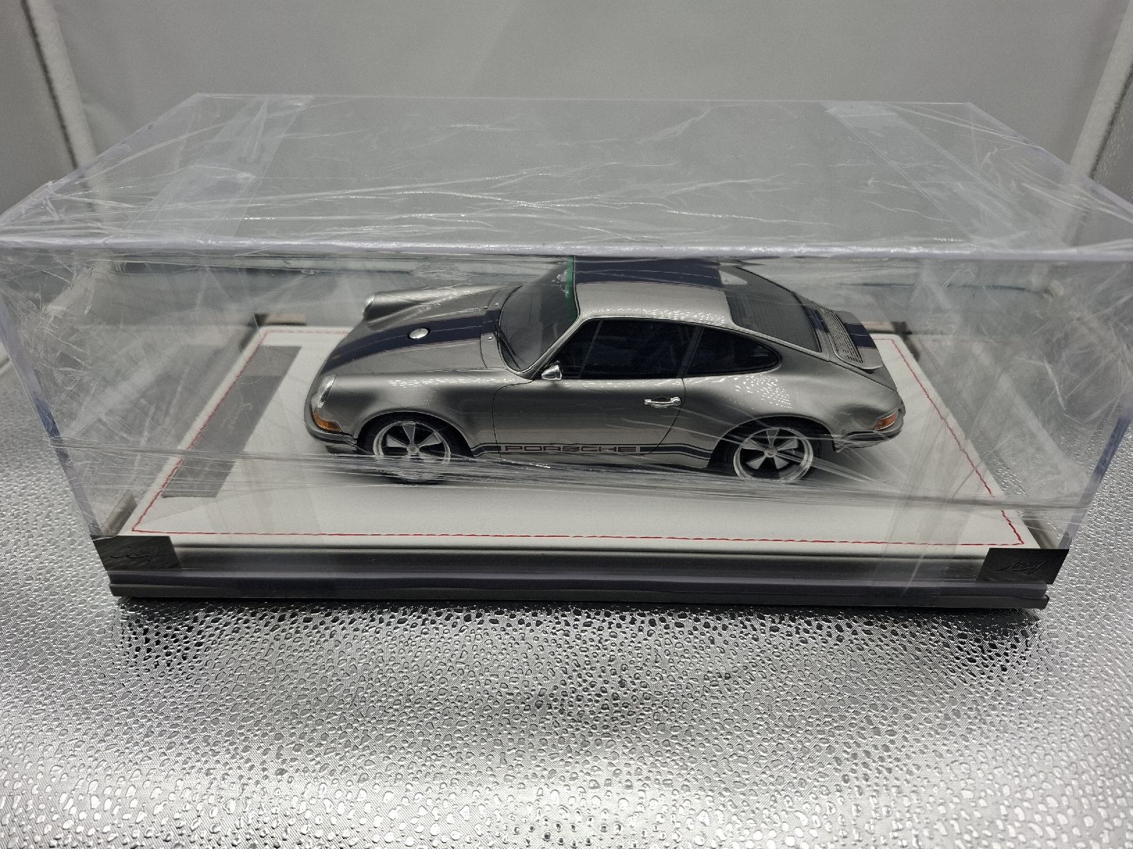 Porsche Modellautos: IVY Porsche Singer 1:18 – Neu und originalverpackt aus Gipf-Oberfrick von Edii45