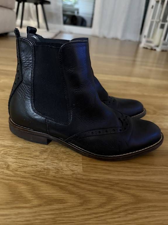 Scarpe da donna: Stiefel aus echte Leder  – Usato da Wil SG venduto da mar_w7v7