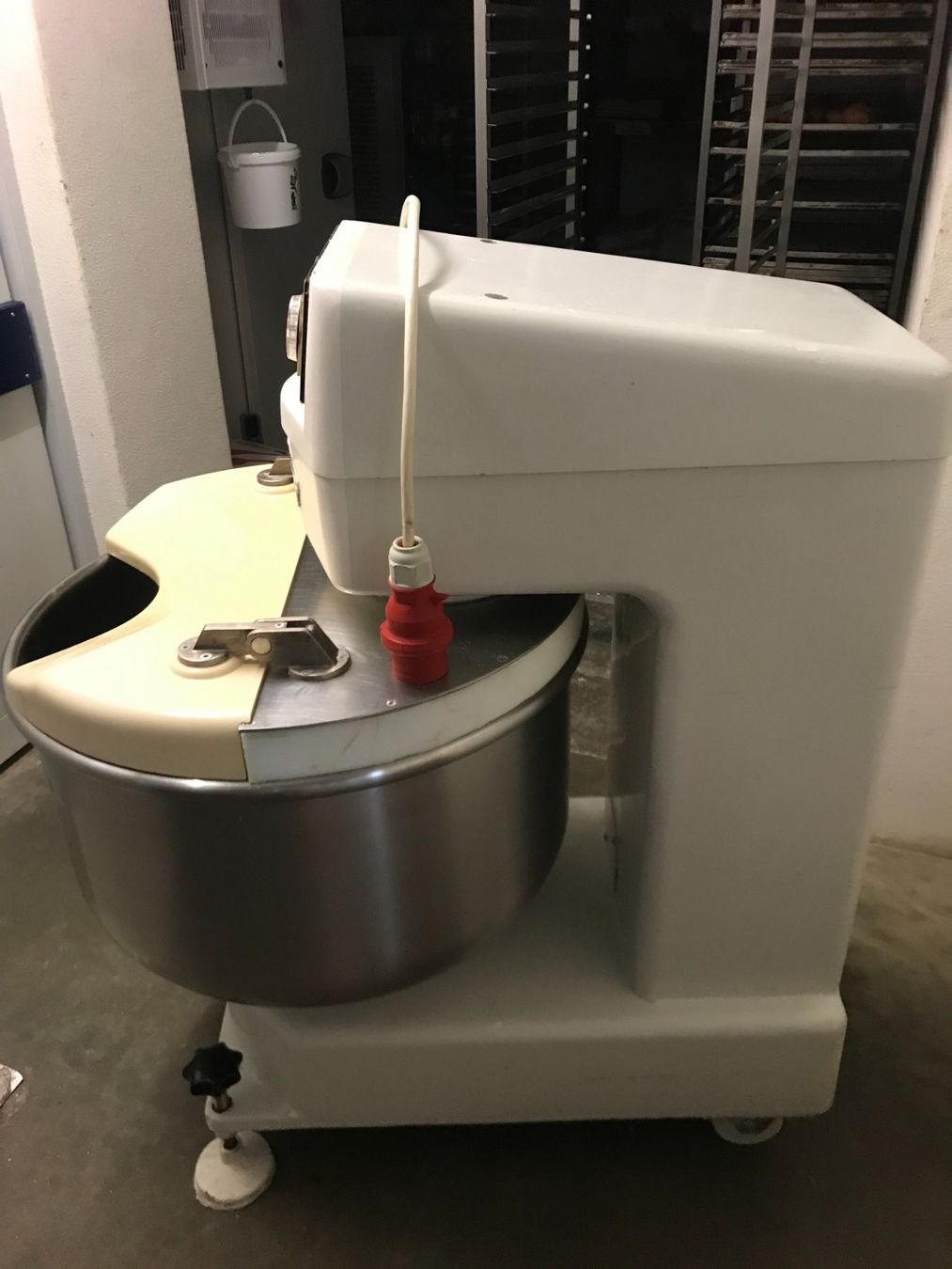 Tutte le macchine: Teigmaschine Teigkneter von Diosna SP 80 – Usato da Schaffhausen venduto da Bkf 1