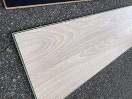 Laminat Klick-Panels, 40 Stück im Einzelformat 128.7x19.2 cm