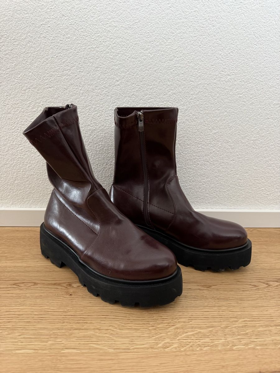 Damenschuhe: Burgundy Plateau Boots – Gebraucht aus Gossau SG von laura_dema