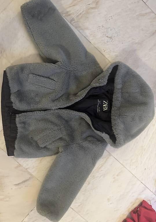 Giacche & Cappotti: Zara Mädchen Jacke GR:7/ 122 – Usato da St.Gallen venduto da tij_hm7n