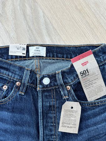Jean Levi’s 501 curve 27x30
