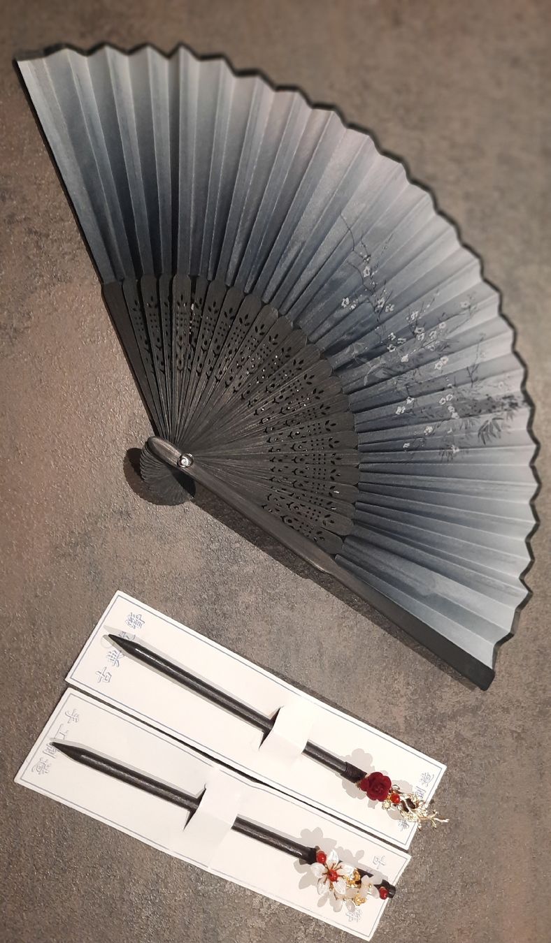 Vestiti: Robe asiatique avec accessoires – Usato da Gletterens venduto da Toniplus 2