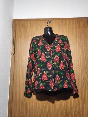 Chemisiere Nile à fleurs rouges et vertes, taille S/ M
