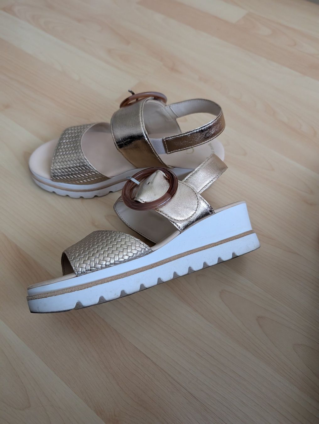 Gabor Scarpe da donna: Sandalen Gabor 3 1/2 – Usato da Appenzell venduto da Pontigui2007
