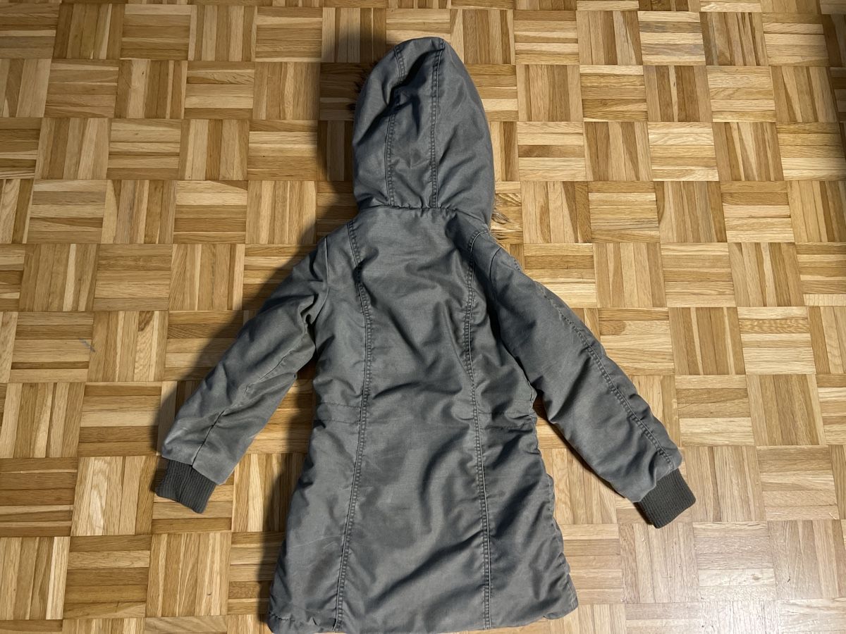 Giacche & Cappotti: Winterjacke mit Kapuze Grösse 128 – Usato da Zuchwil venduto da Commander0 2