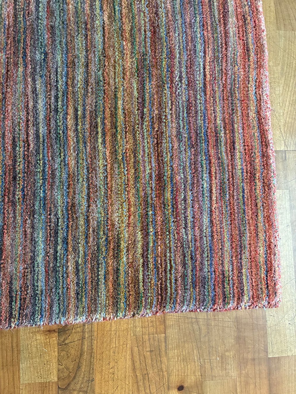 Interio Teppiche: Wunderschöner Teppich, gestreift, Top Zustand – Gebraucht aus Männedorf von morese 1