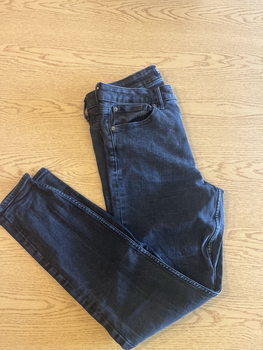 Lots de vêtements: 2 pantalons  – D'occasion à Courgenay par tat_w5vc 1