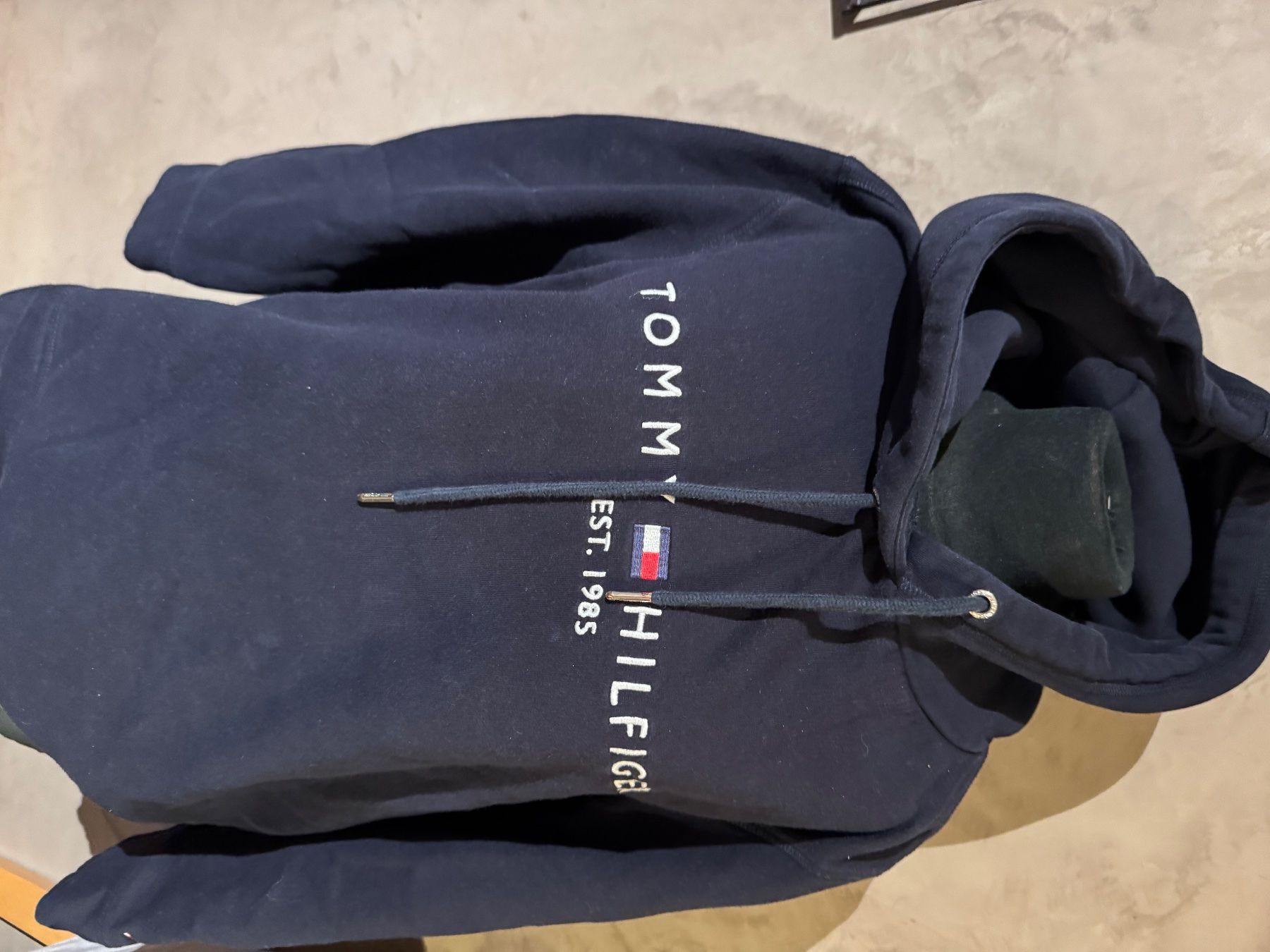 Tommy Hilfiger Maglioni & Felpe: Pull Tommy Taille L mais fait plus M Marina – Usato da Veyrier venduto da kimedovapa