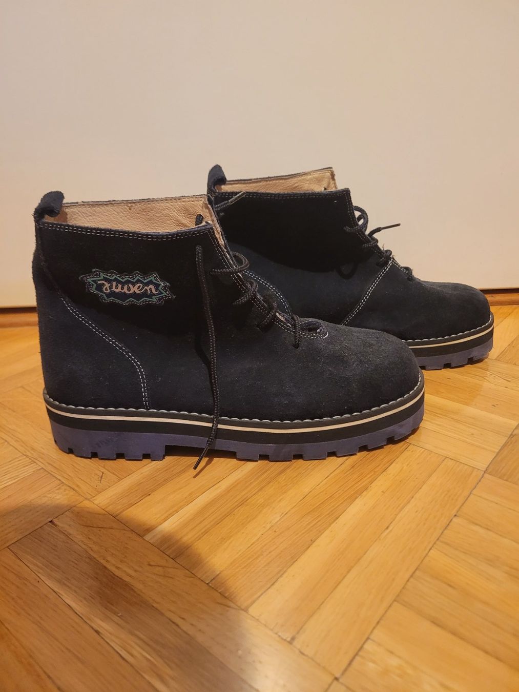 Scarpe per ragazzi: Chaussures taille 35 (neuves) – Nuovo e nell'imballaggio originale da Plan-les-Ouates venduto da vla_9sr9