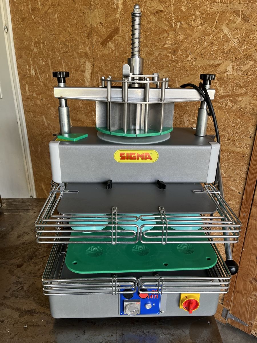 Elettrodomestici da cucina: SIGMA Teigpresse DR1411 – Usato da Wohlen AG venduto da Moh80