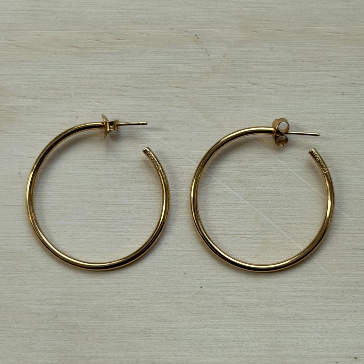 Ohrringe & -stecker: Les Solides Hoop Earrings  – Neu und originalverpackt aus Zürich von shrutipatel 2