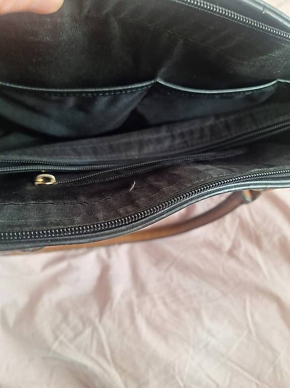 Borse da donna: Schwarze Handtasche gebraucht – Usato da Düdingen venduto da san_kf2l 1