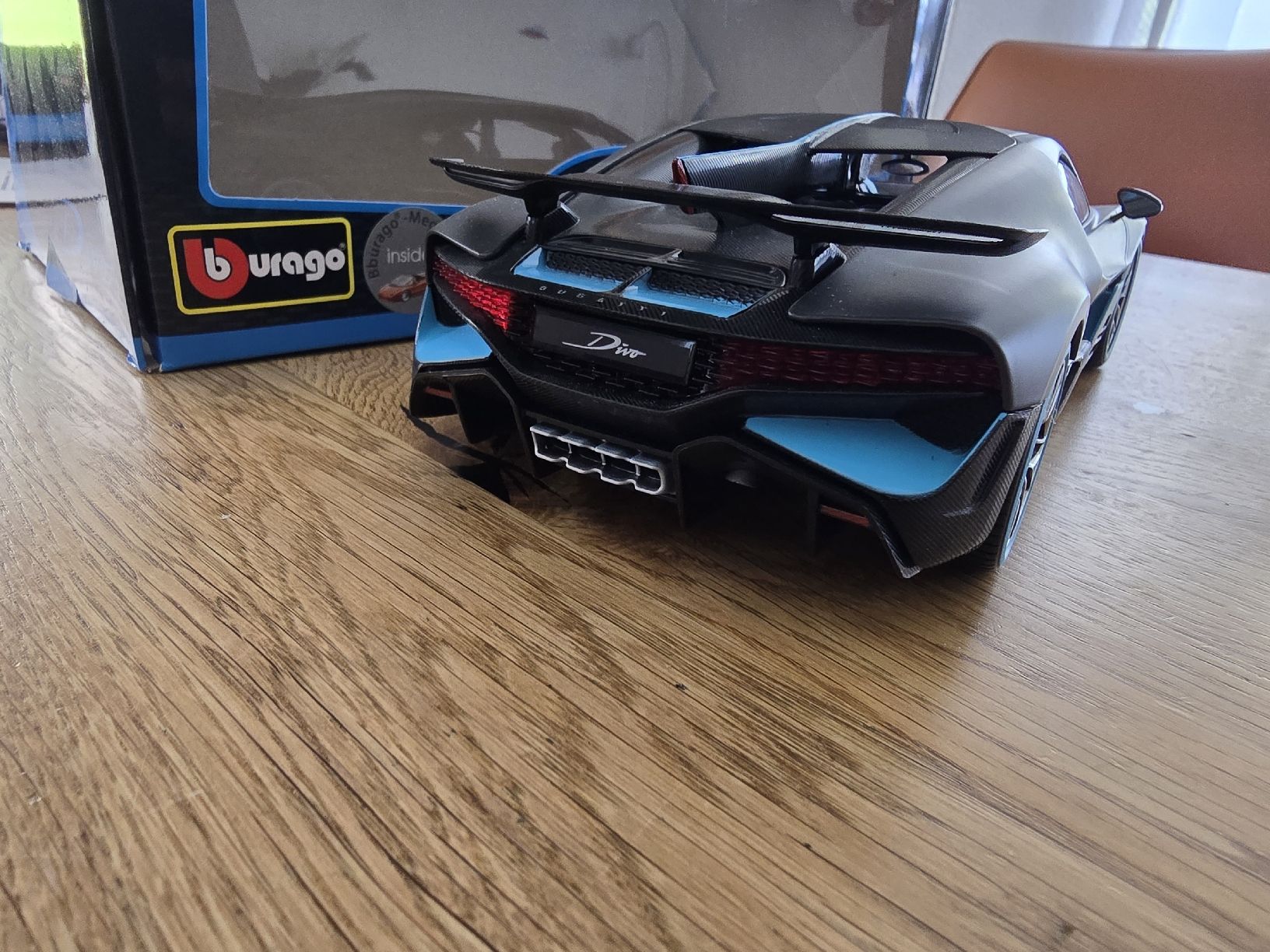 Bugatti Modellautos: Bugatti Divo 1/18 Modellauto Metall  – Gebraucht aus Arni BE von bomba15 2