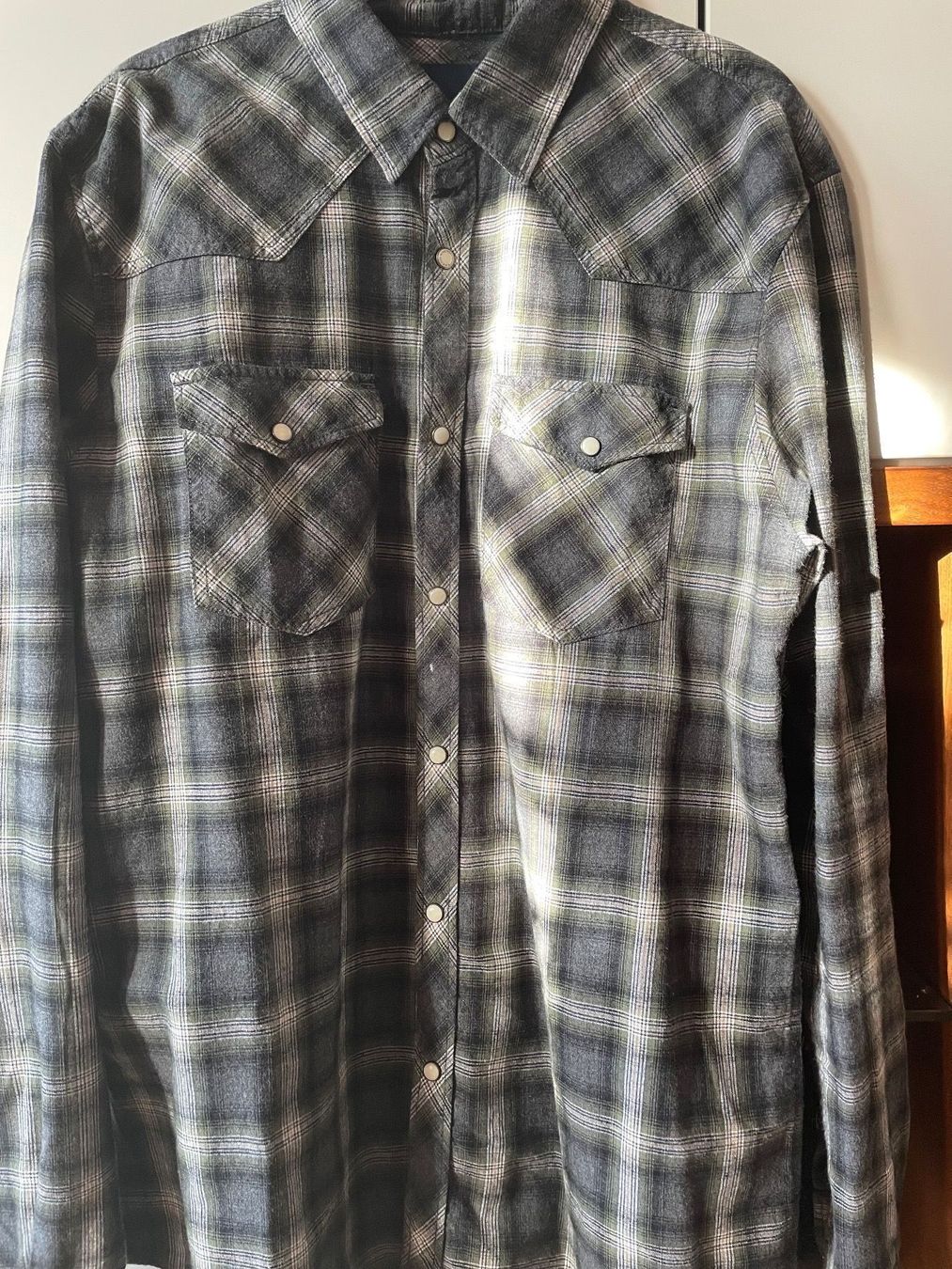 Camicie: 2 Hemden von WE Hell und Dunkel – Usato da Schaffhausen venduto da Jaggi