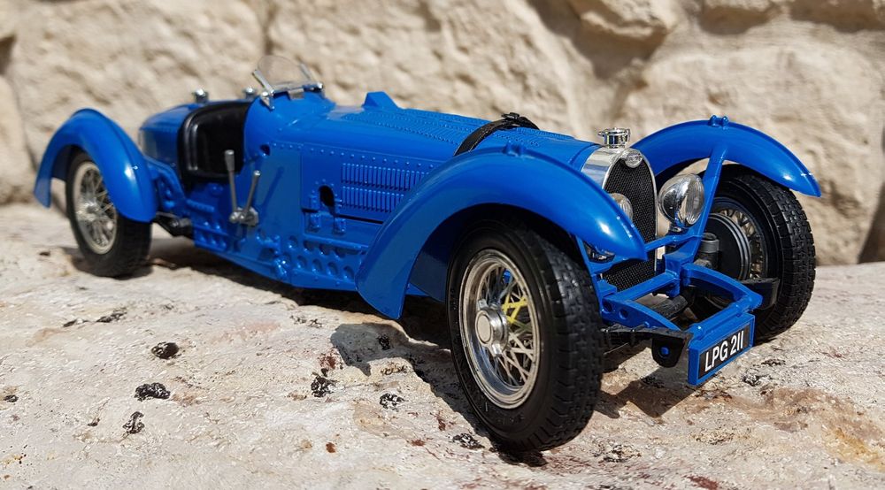 Photos Vente record pour une Bugatti du roi Léopold III