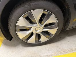 Original Tesla Model Y 19 Zoll Gemini Felgen inkl. Bereifung