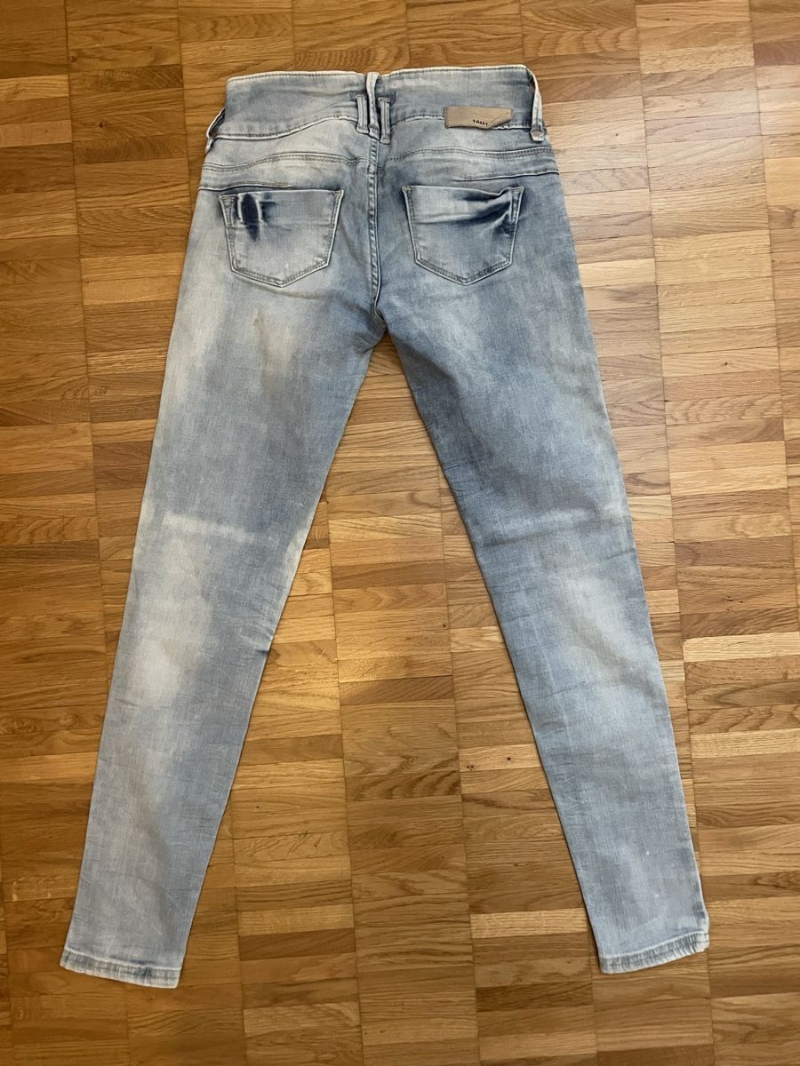 Tally Weijl Jeans: Jeans Tally Weijl – Nuovo (secondo la descrizione) da Pont-de-la-Morge (Sion) venduto da hel_bh28 1