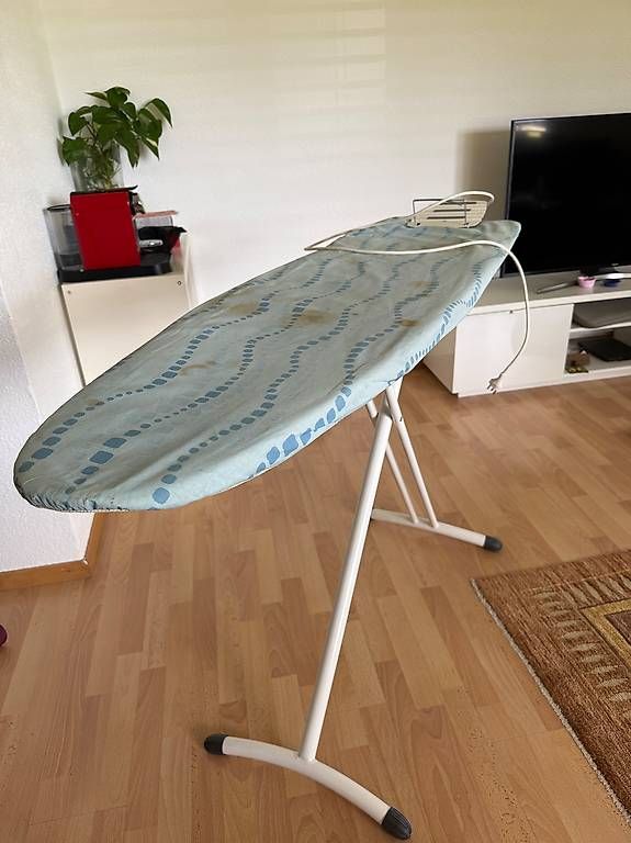 Assi da stiro: Bügelbrett  – Usato da Benken ZH venduto da mar_5d2w