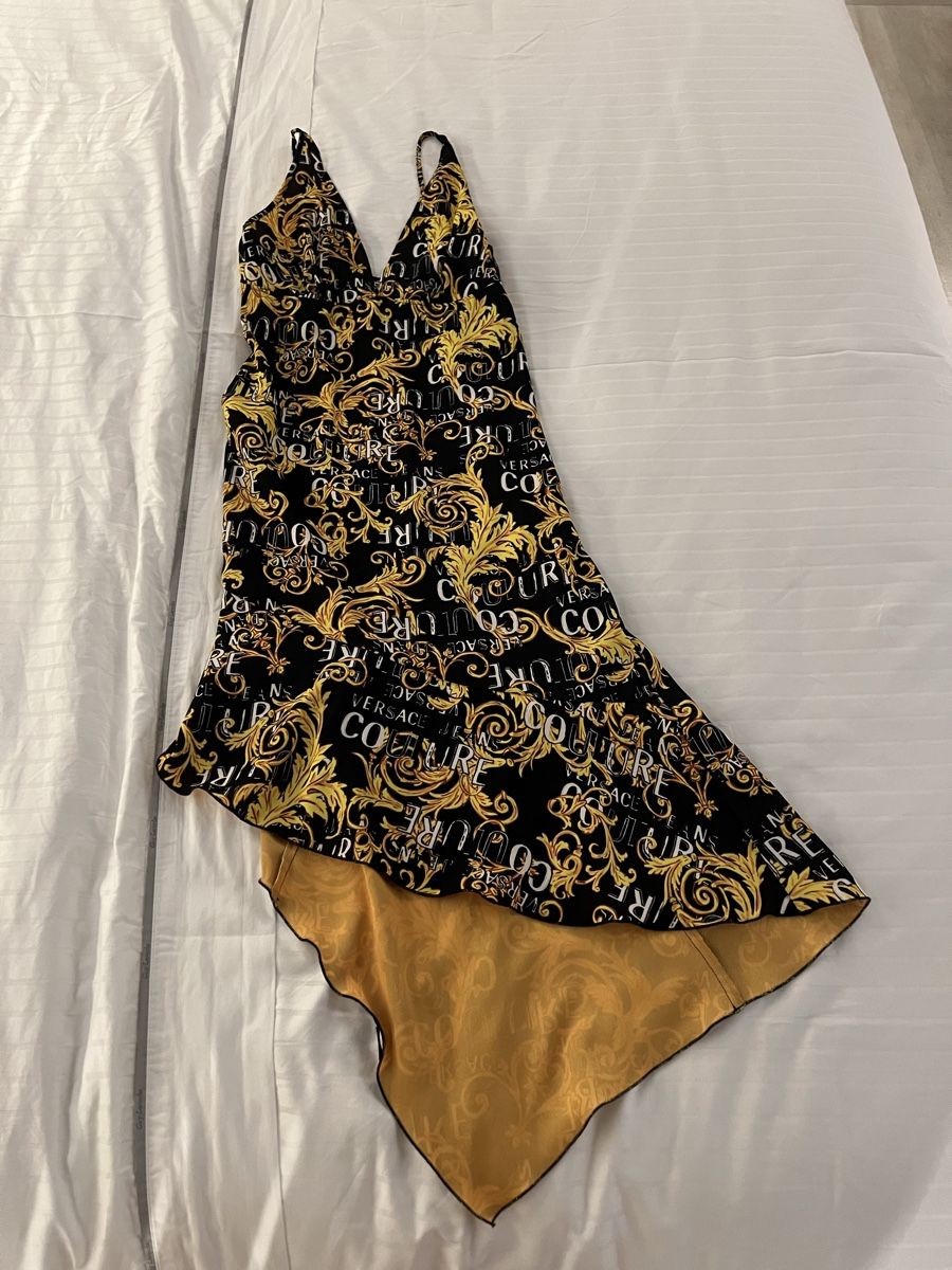 Versace Robes: Versace Jeans Couture Kleid – Neuf (Voir description) à Merlischachen par maerlischacher 2