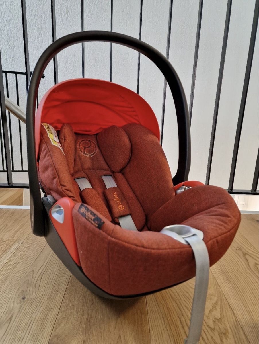 Cybex Seggiolini per auto: Babyschale Cybex Cloud Z i-Size Platinum mit Isofix-Basis – Usato da Zürich venduto da Wick.j 1