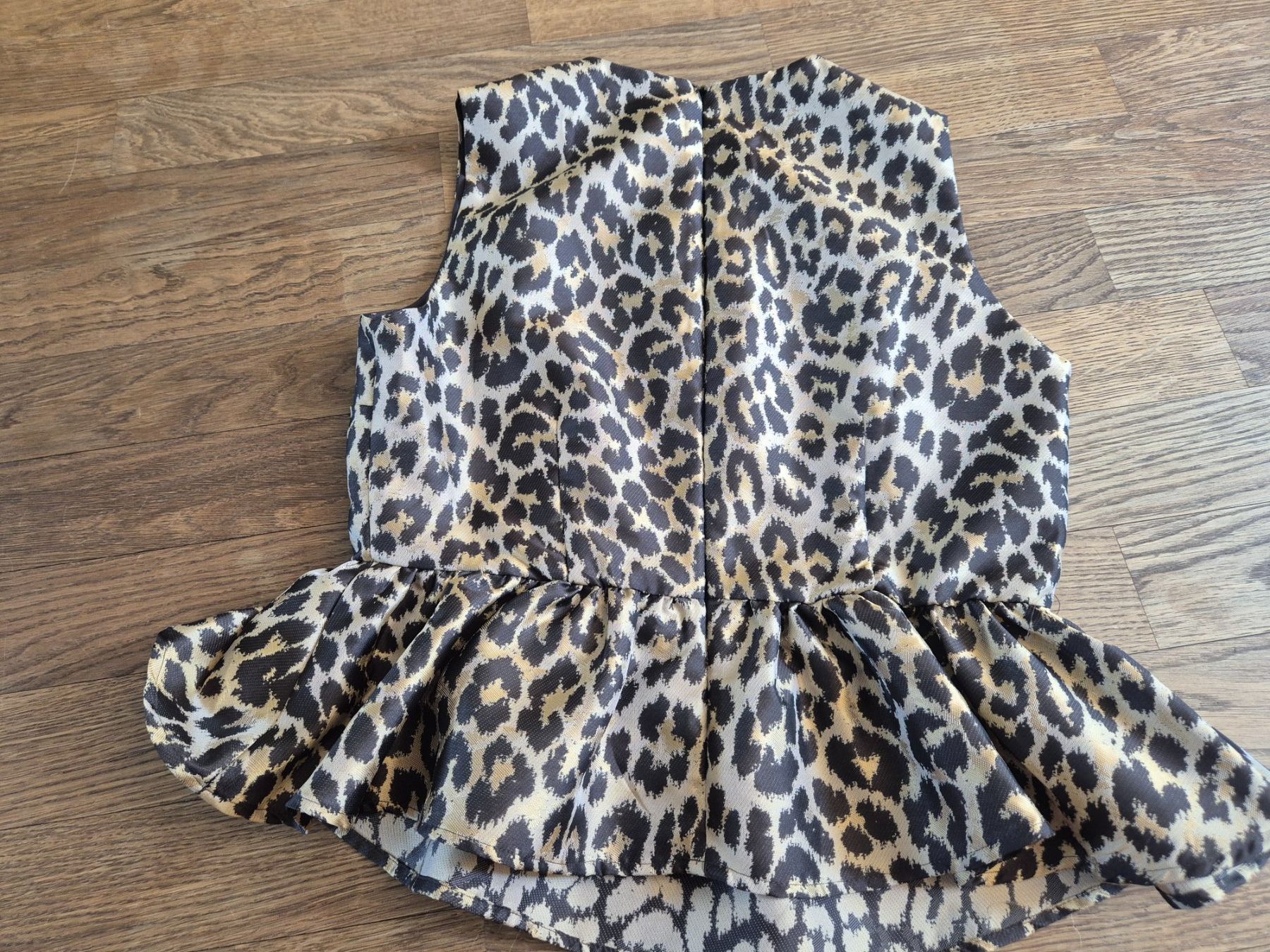 H&M Top: NEW H&M leopard peplum top size 36 – Usato da Zürich venduto da monadiederich 1