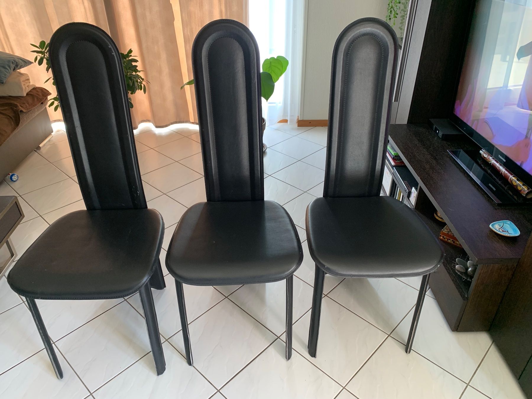Pfister Sedie: 3 Chaises design cuir – Usato da Renens VD venduto da AS2COEUR