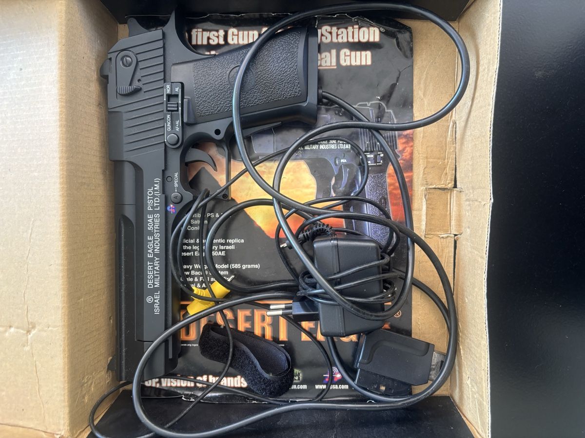 Manettes: Lightgun Desert Eagle .50 AE  PS2 und Sega Saturn  – D'occasion à Volketswil par 1970rog 5