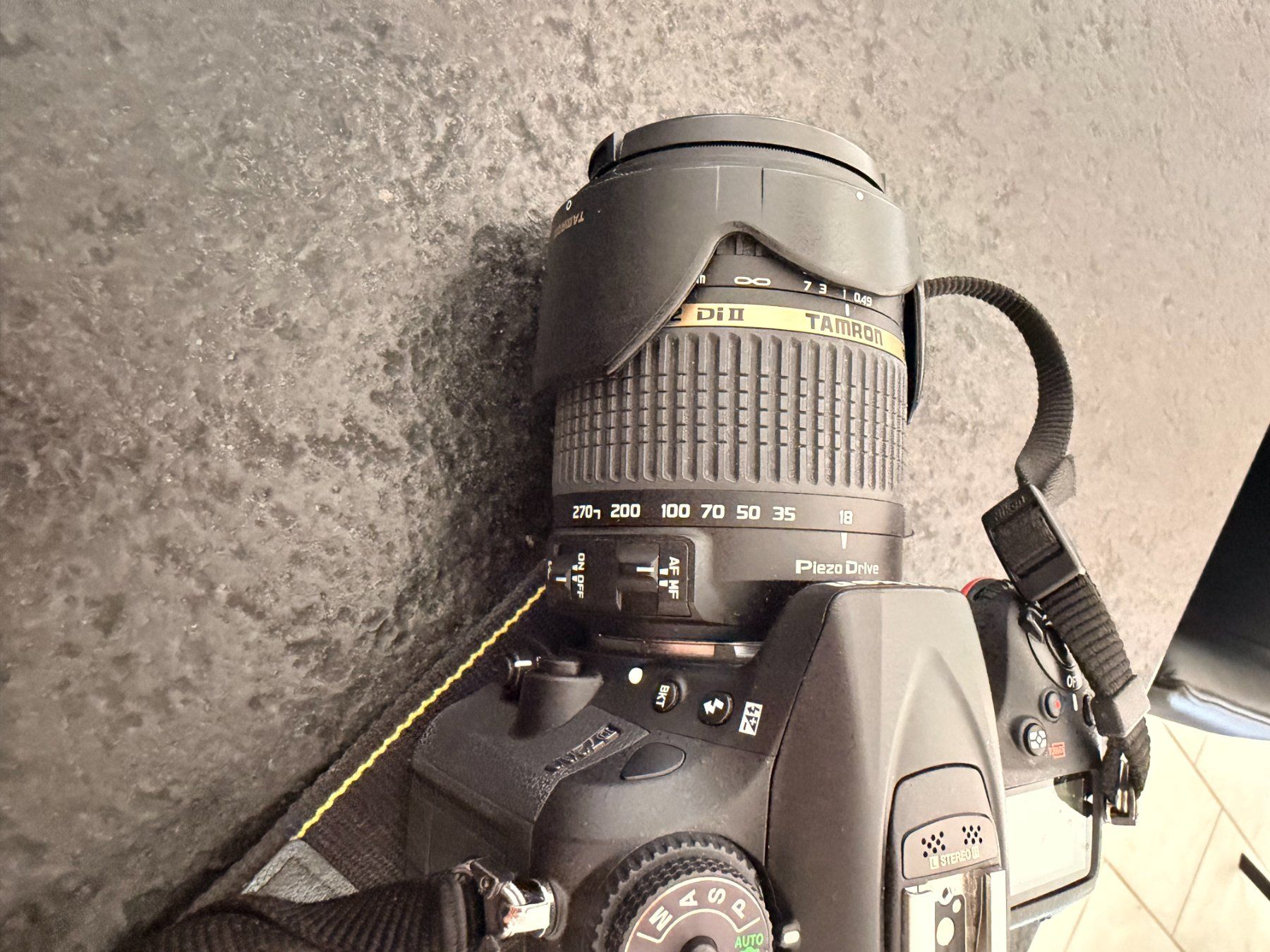 Nikon Fotocamera: Nikon D7200 Spiegelreflexkamera mit Tamarobjektiv – Usato da Mellingen venduto da Oliviampm 7