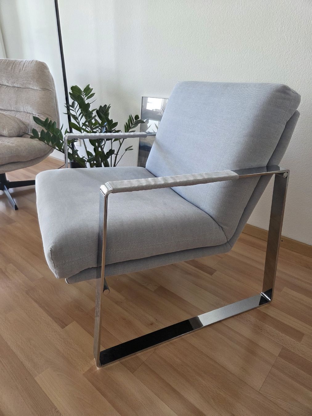 Poltrone: arm chair light blue – Usato da Zug venduto da Bibibo
