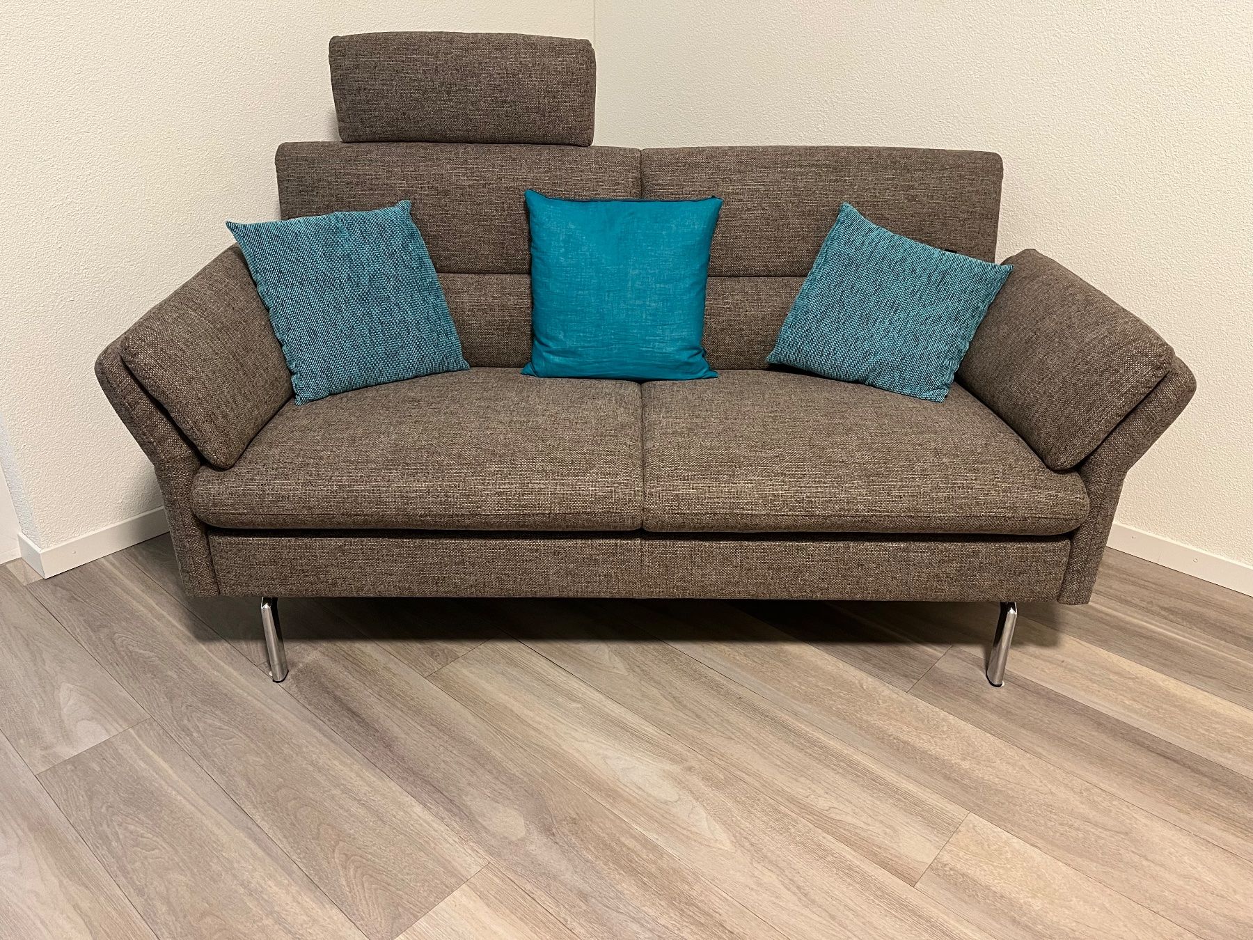 Divani: Sofa 2-Sitzer grau in sehr gutem Zustand – Usato da Gossau ZH venduto da Neva6