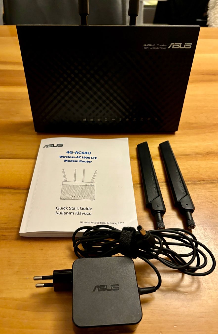 Asus Modems & Routeurs: ASUS 4G -AC68U Modem Router Wireless-AC1900 – D'occasion à Schinznach Dorf par