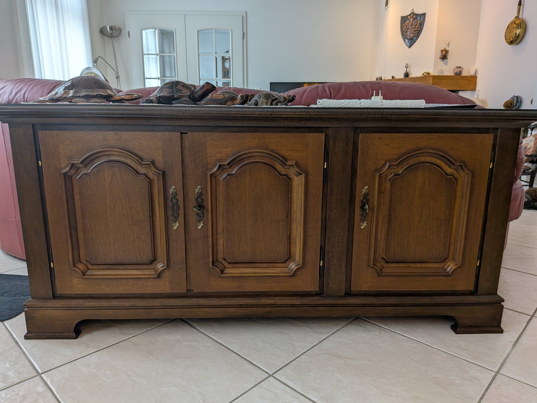 Credenze: Massives Holz Sideboard – Usato da Effretikon venduto da Mgossner