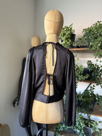 H&M Bluse mit Rückenausschnitt, Grösse L