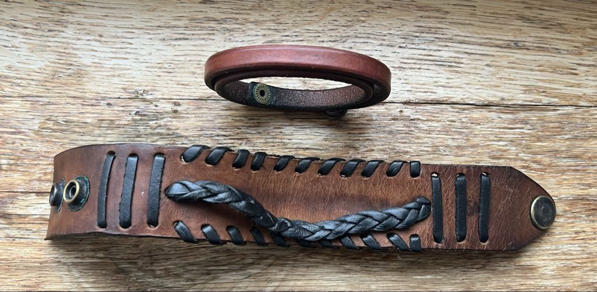 Bracciali & Braccialetti: 2 Lederarmbänder Herren – Usato da chur venduto da Ika11 2