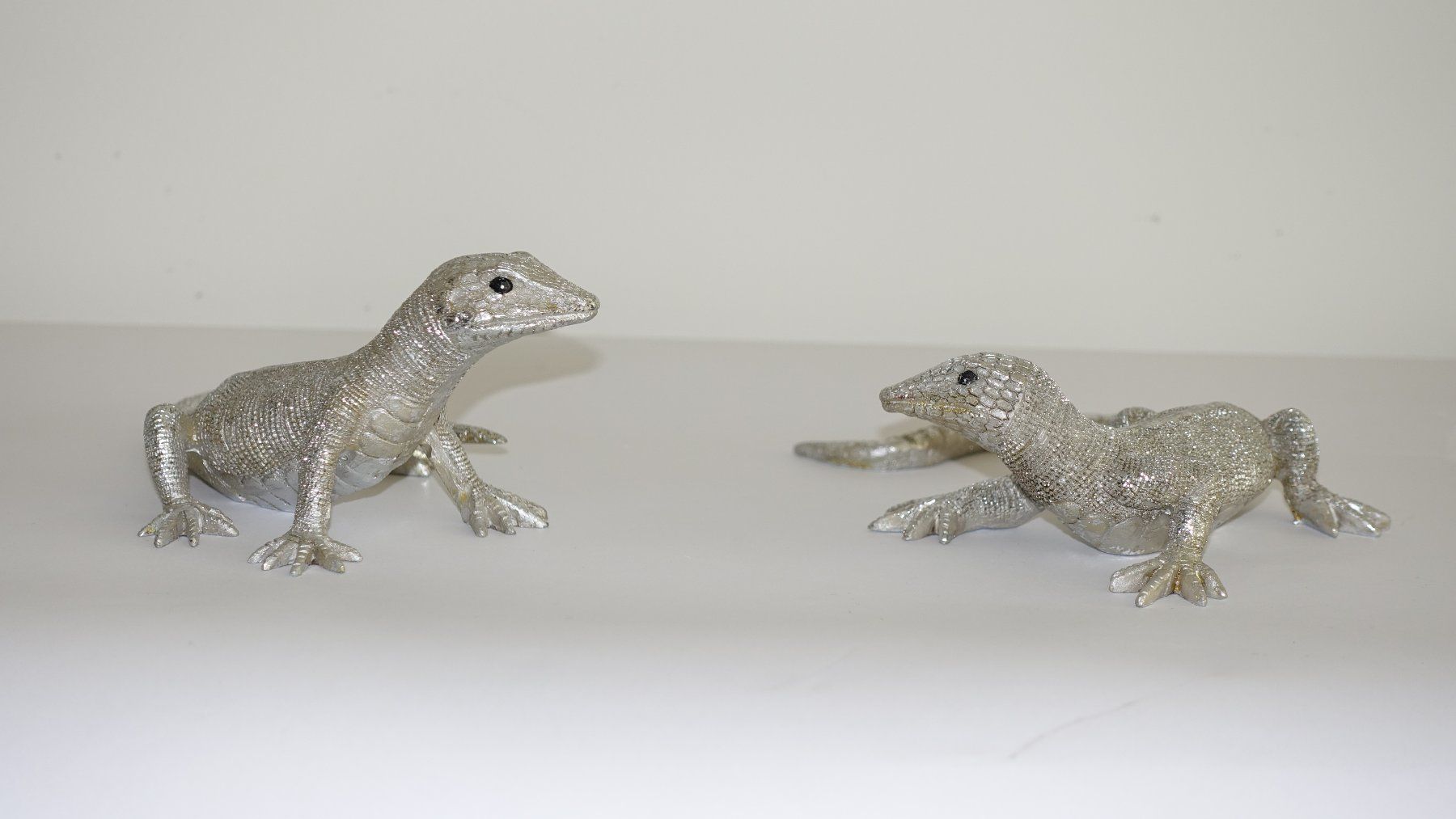 Tutte le decorazioni: Dekoration zwei silbrige Eidechsen - Geckos – Usato da Kloten venduto da Swissisland 1