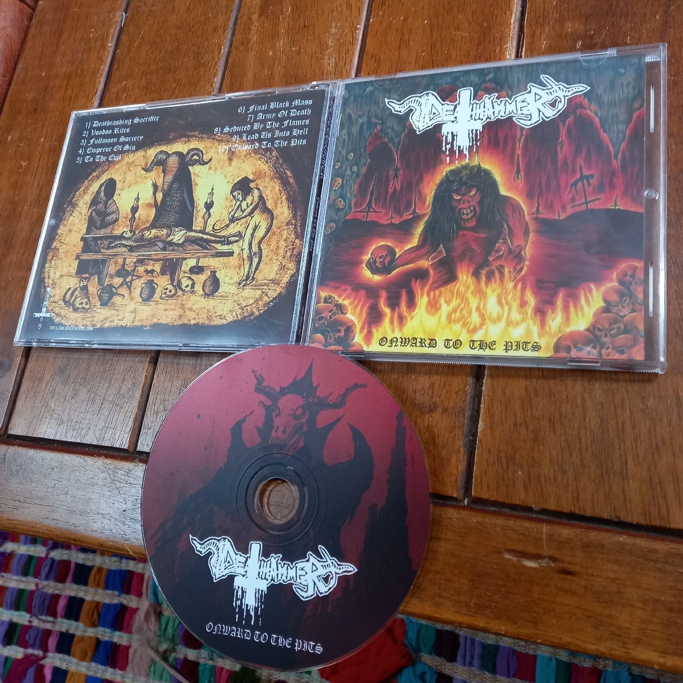 CDs: deathhammer - onward... – Gebraucht aus St-Cergue von VeganWarrior