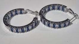 Orecchini a cerchio con zirconi blu e bianchi argento