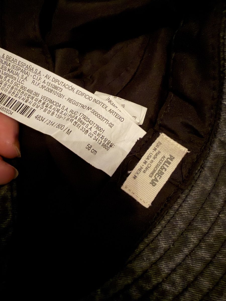 Copricapi, berretti & cappellini: Fischerhut Pull and Bear schwarz Schmetterling 58cm – Usato da Frenkendorf venduto da lrhggrty 1