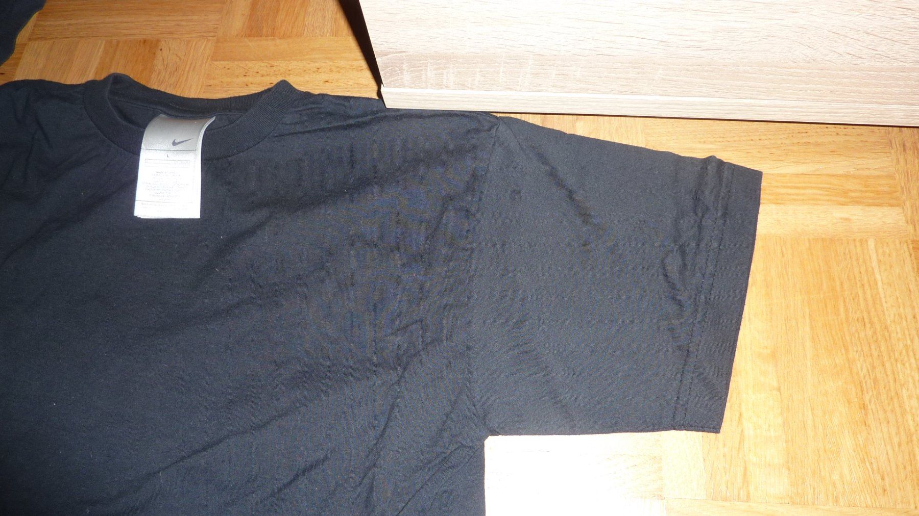 Nike T-shirt: 2  nike t shirt   damen – Usato da Füllinsdorf venduto da pmarkus 1