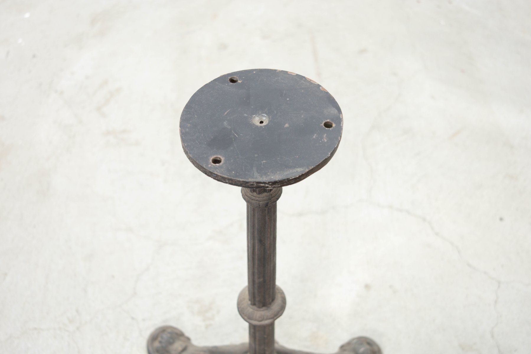 Altri mobili: Gusseisenfuss / Tischfuss A / Höhe ca. 66 cm – Usato da Zürich venduto da ZuercherBrockenhaus 3