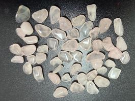 kleine Rosenquarzedelsteine (2)