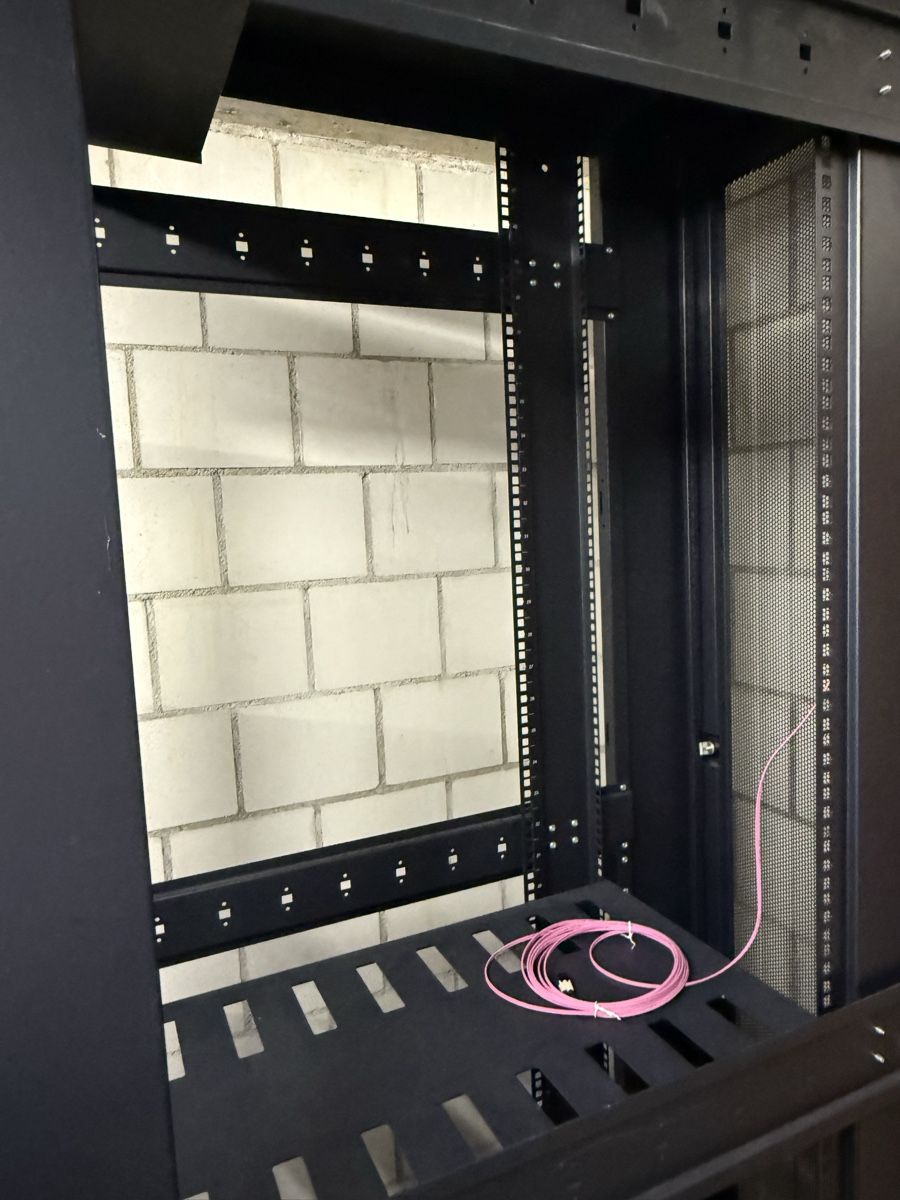 Armadi: HP Multimedia Schrank – Usato da Buchs AG venduto da MiWeFe17 5