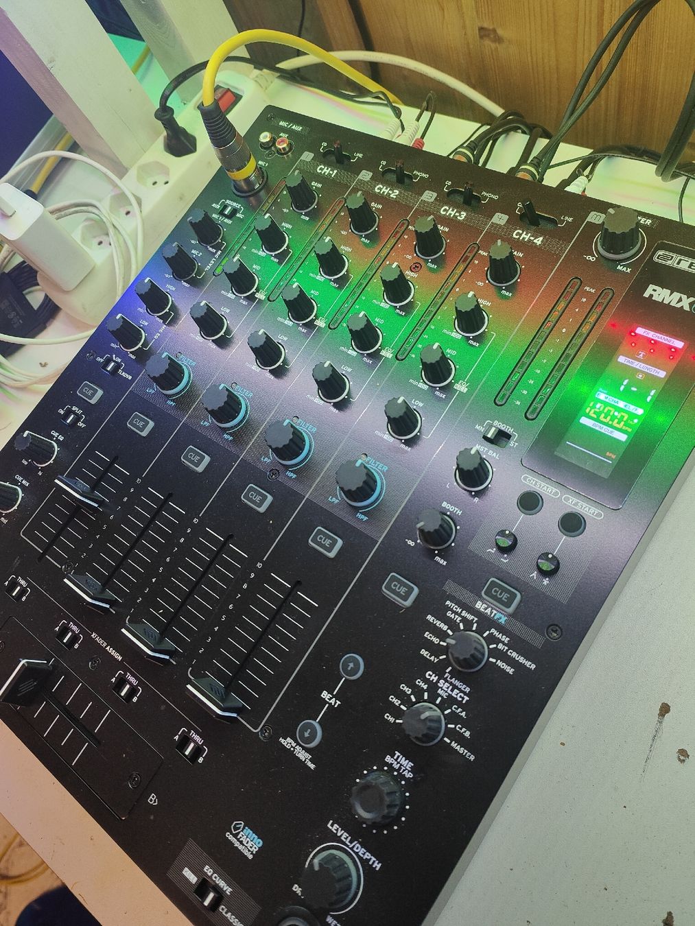 Reloop Platines de mixage: dj mixer reloop rmx 60 – Neuf (Voir description) à Schöftland par magicX01 1