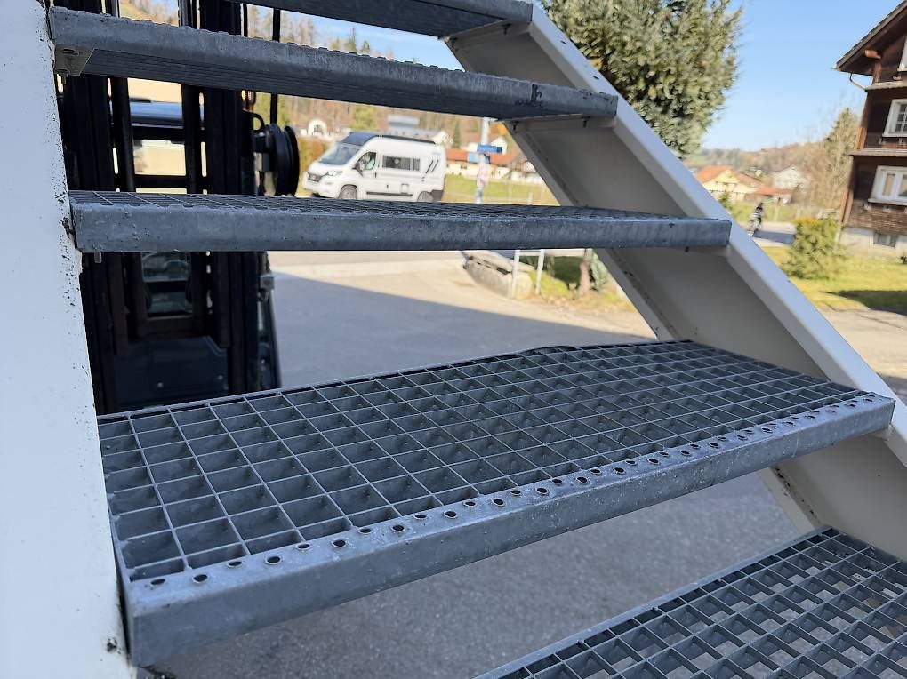 Treppen: Robuste Metalltreppe für Raumhöhe 250cm – Gebraucht aus Necker von liq24 2